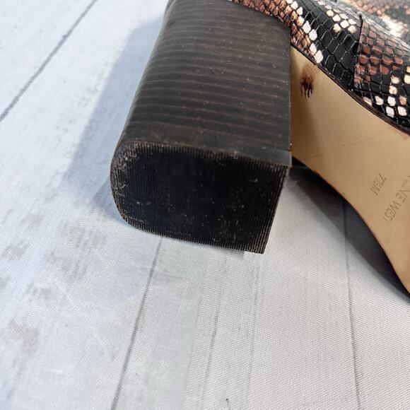 Nine West Ankle Pointy Toe Heels Boots size 7.5M Faux Snake Skin Brown Textured - Picture 10 of 14